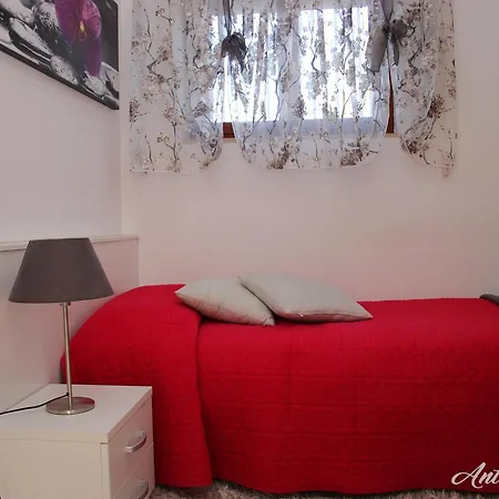 Nocleg ze śniadaniem Antico Borgo 3*